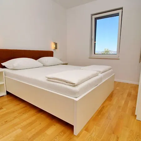 Apartment Kula *