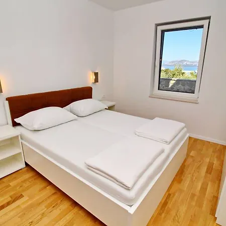 Kula Apartment *
