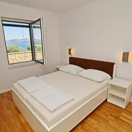 Apartment Kula